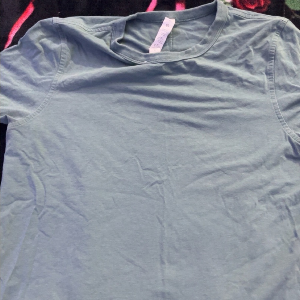 Lululemon T-shirt